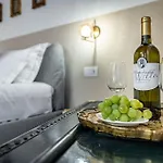 Chic Apartment Oriuolo At The Duomo
