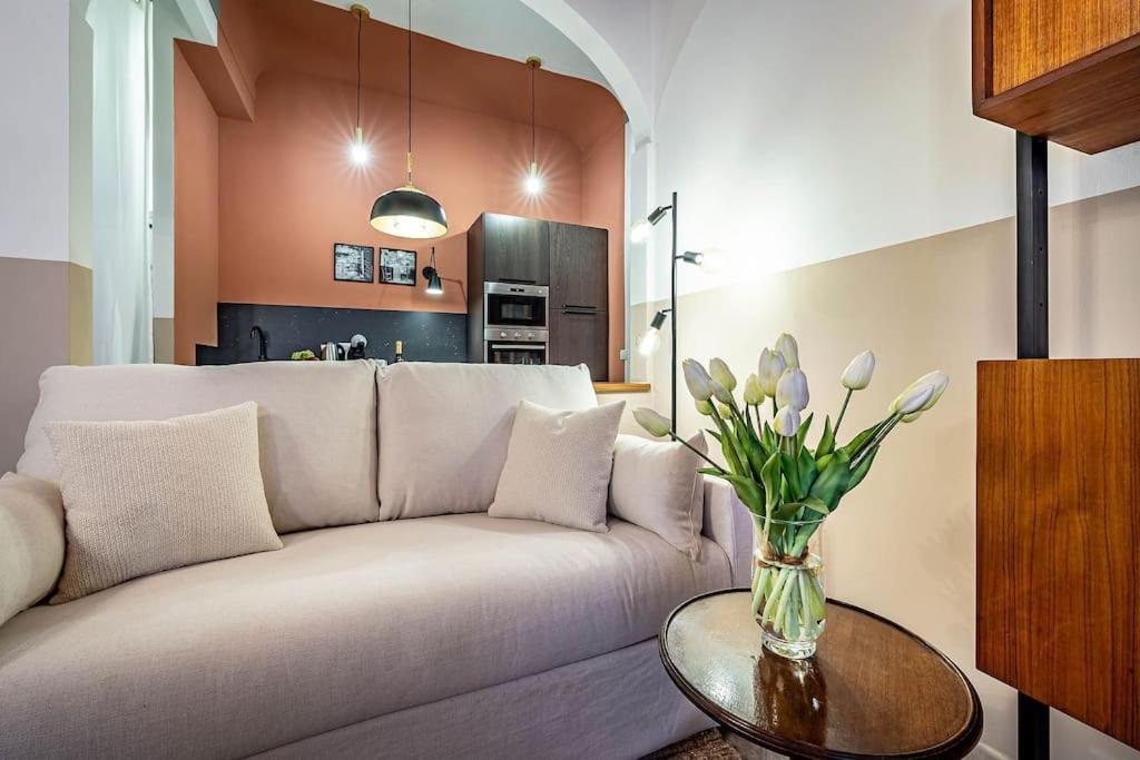 Apartment Chic Oriuolo At The Duomo Florence