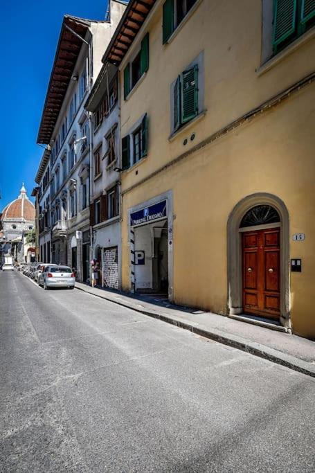 Chic Oriuolo At The Duomo Apartment Florence