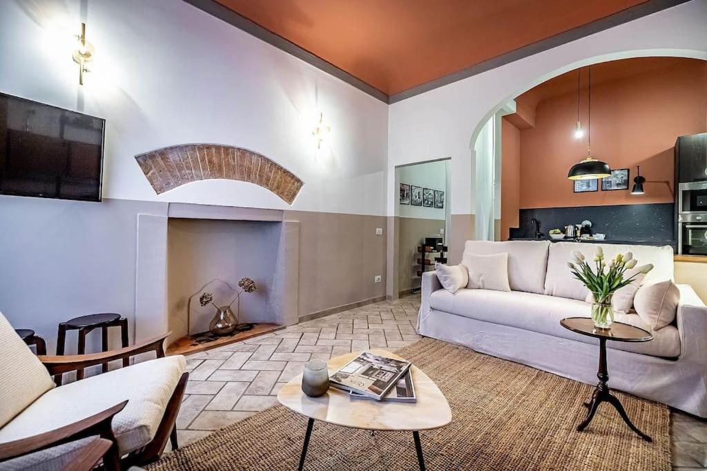 Chic Oriuolo At The Duomo Apartment Florence